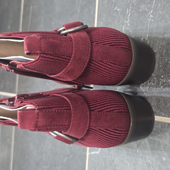 Market & Spruce Women's Burgundy Ankle Bootie Boots Wedge Suede Zipper - Picture 4 of 8